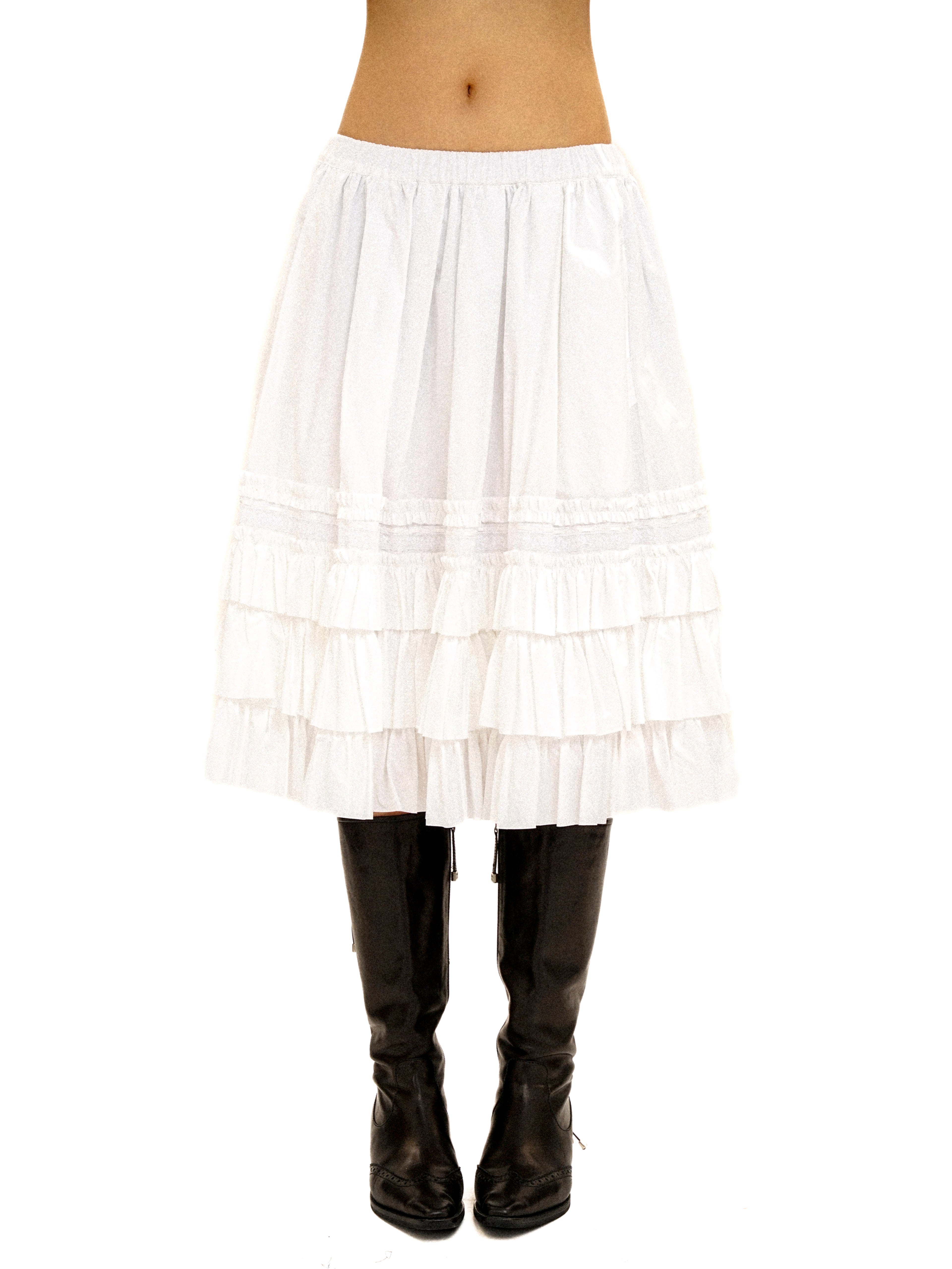 *Multi-layered lace cake skirt