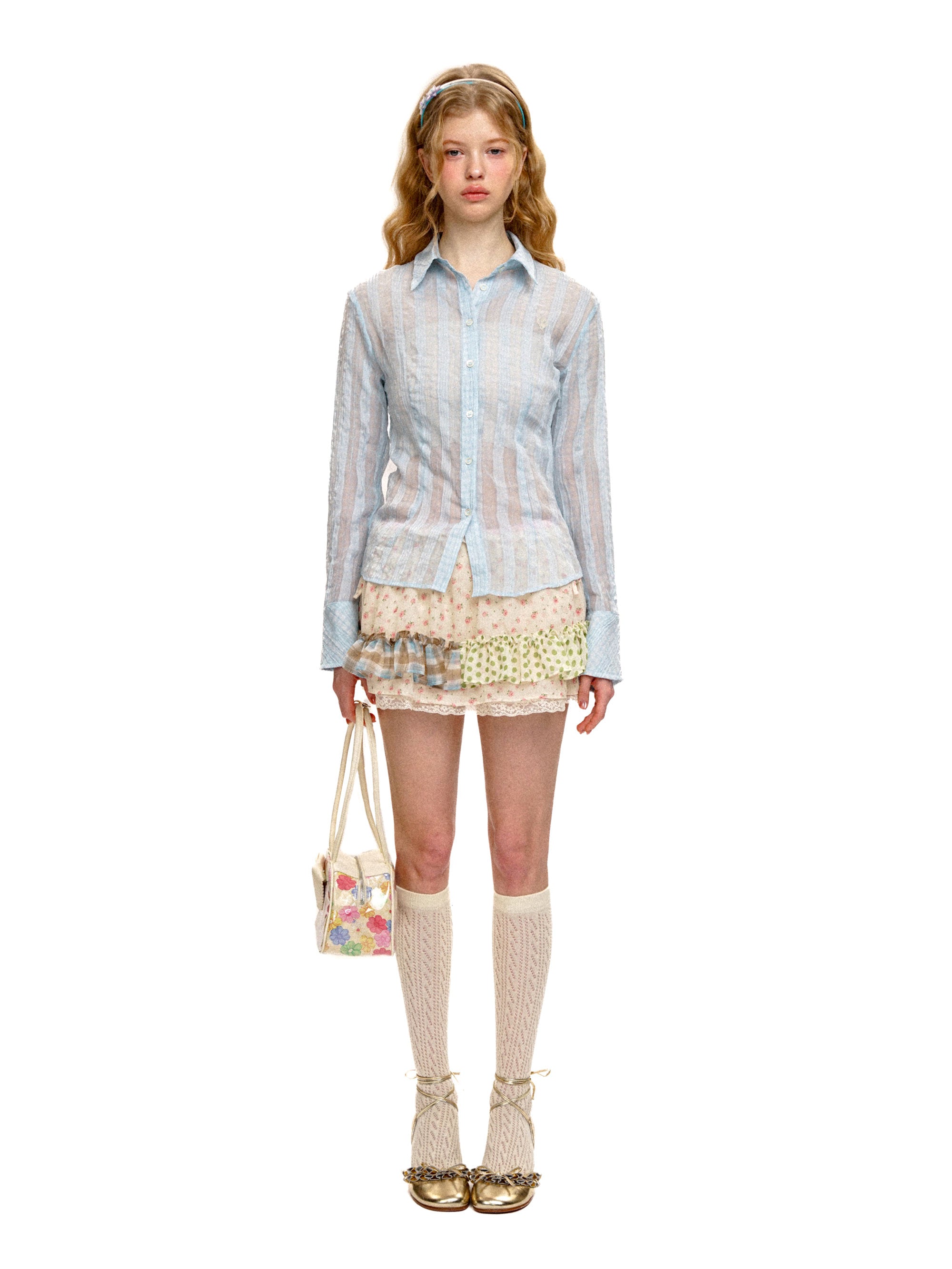 *Plaid long-sleeved shirt