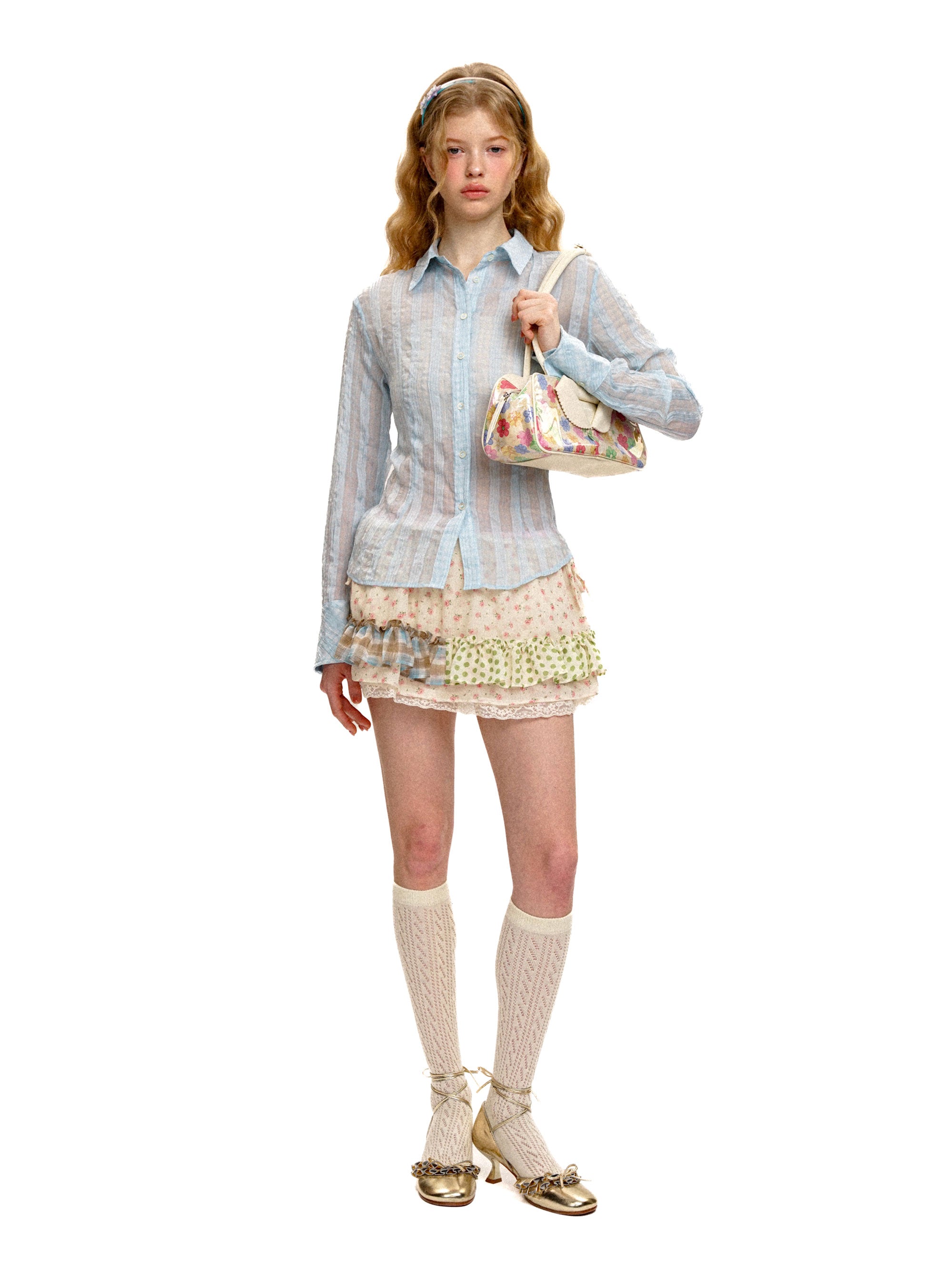 *Plaid long-sleeved shirt