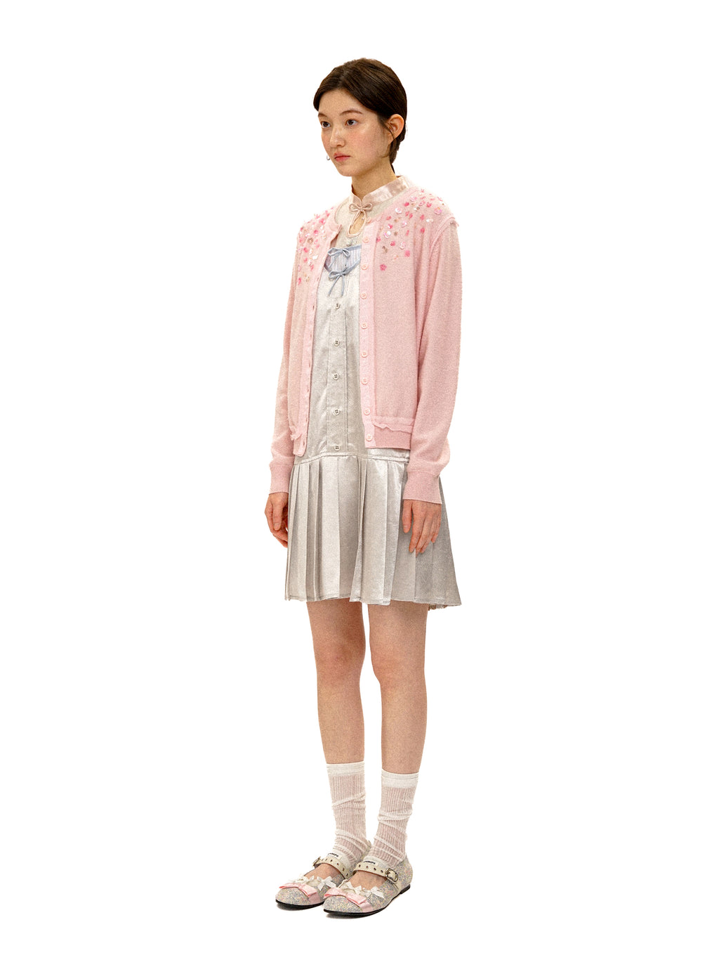 *Hand-sewn sequined round neck cardigan