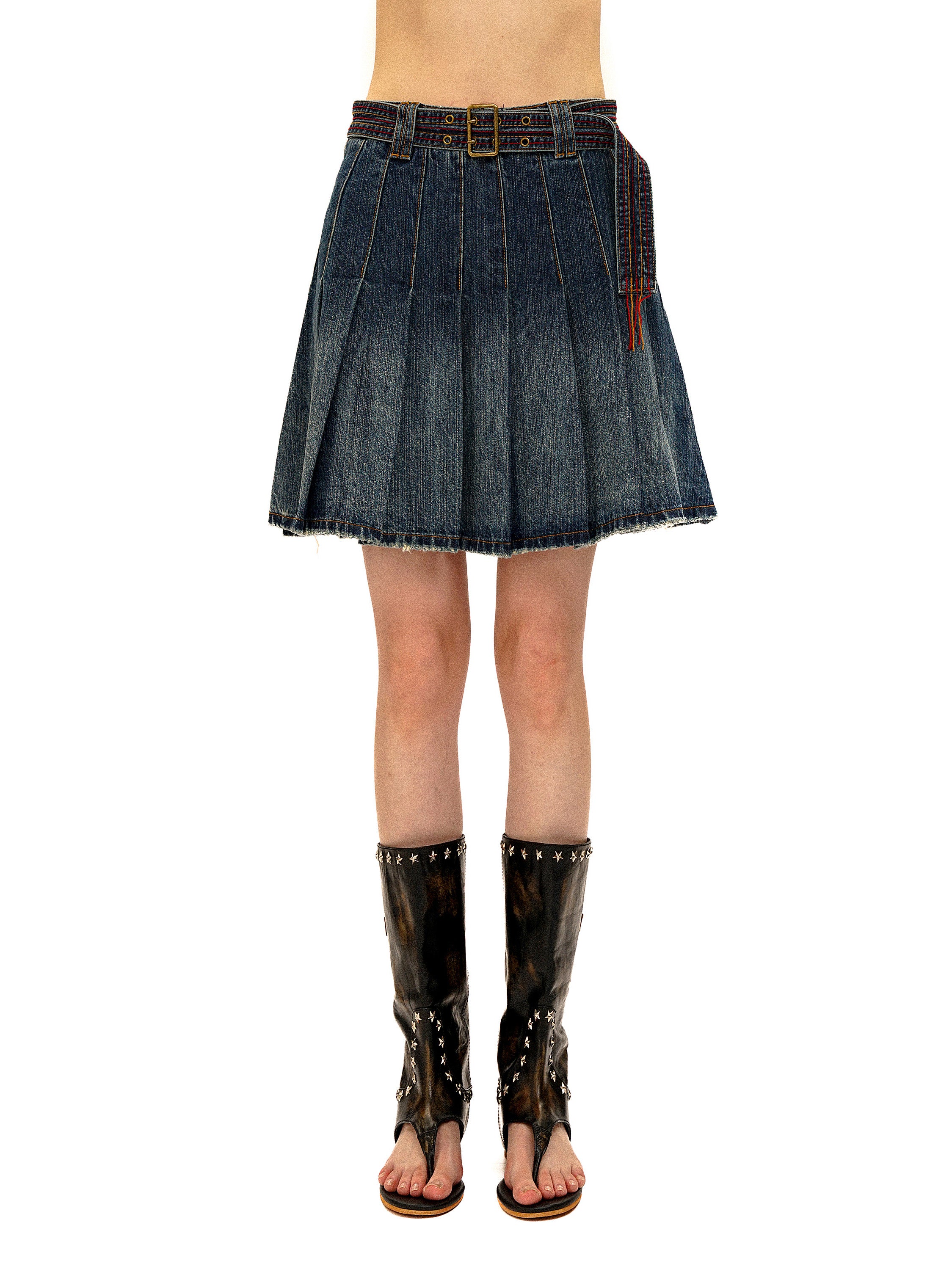 *Colorful chain-belted denim pleated skirt