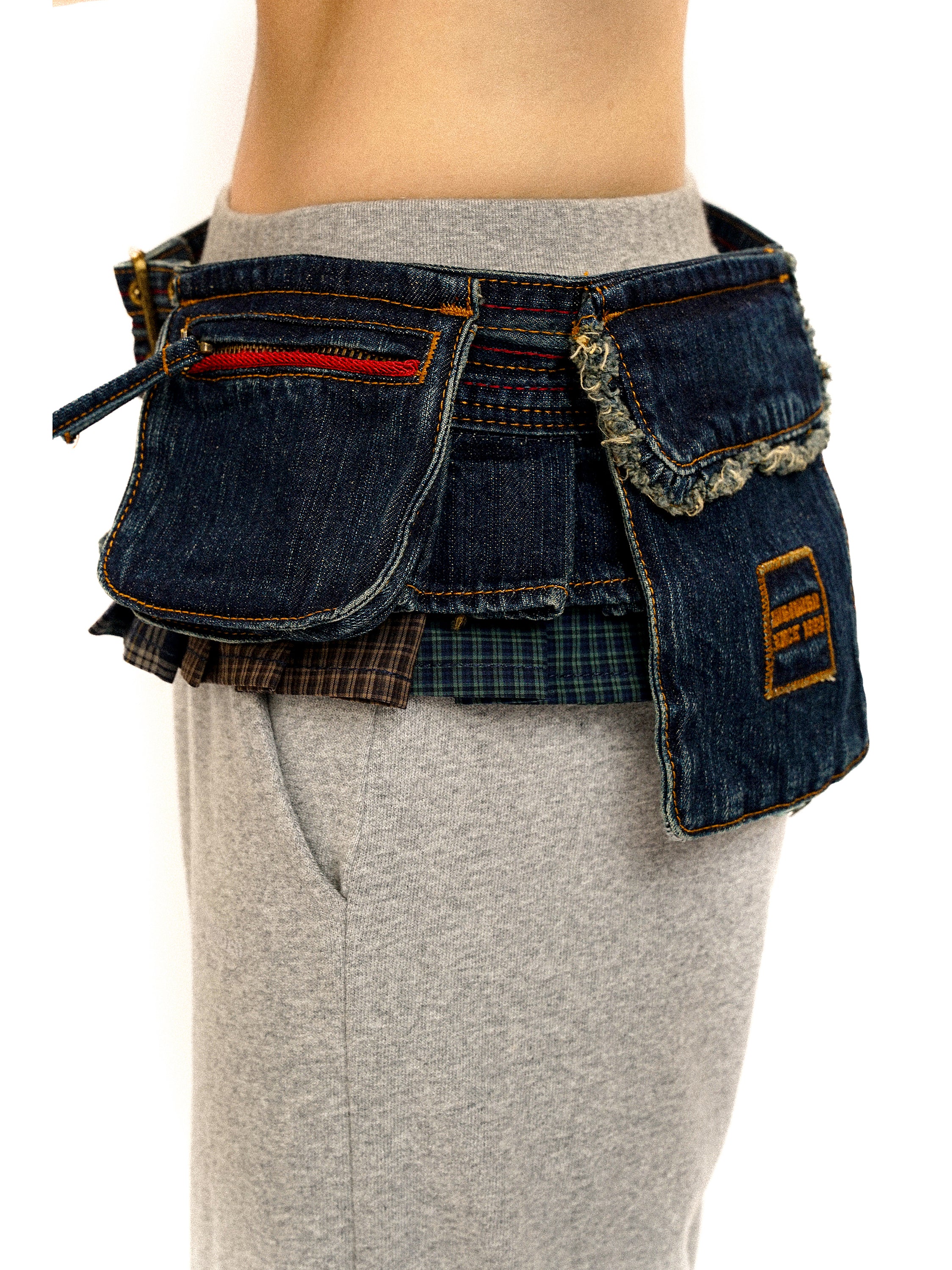*Colorful chain buckle denim waist bag