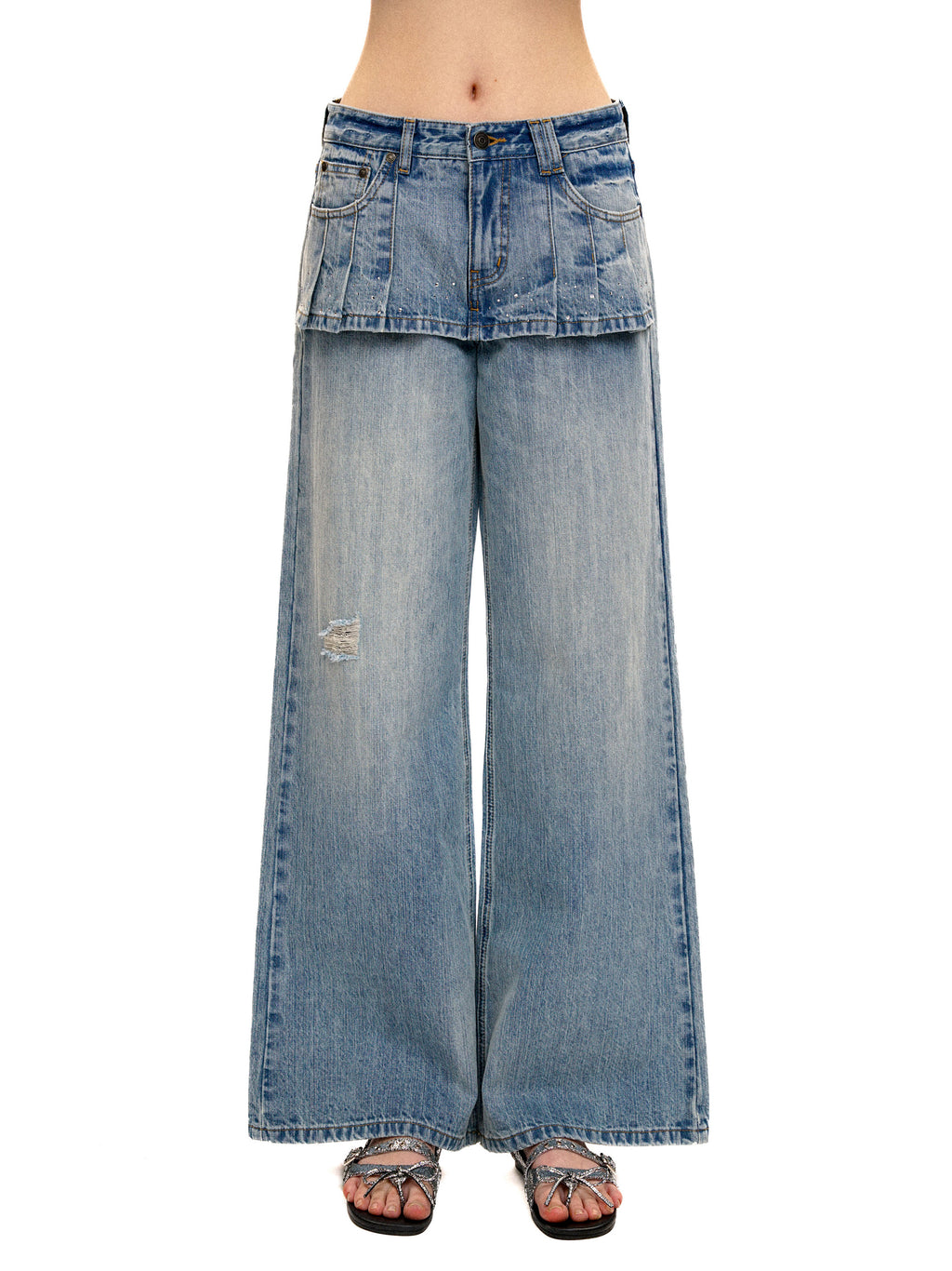 *Pleated jeans