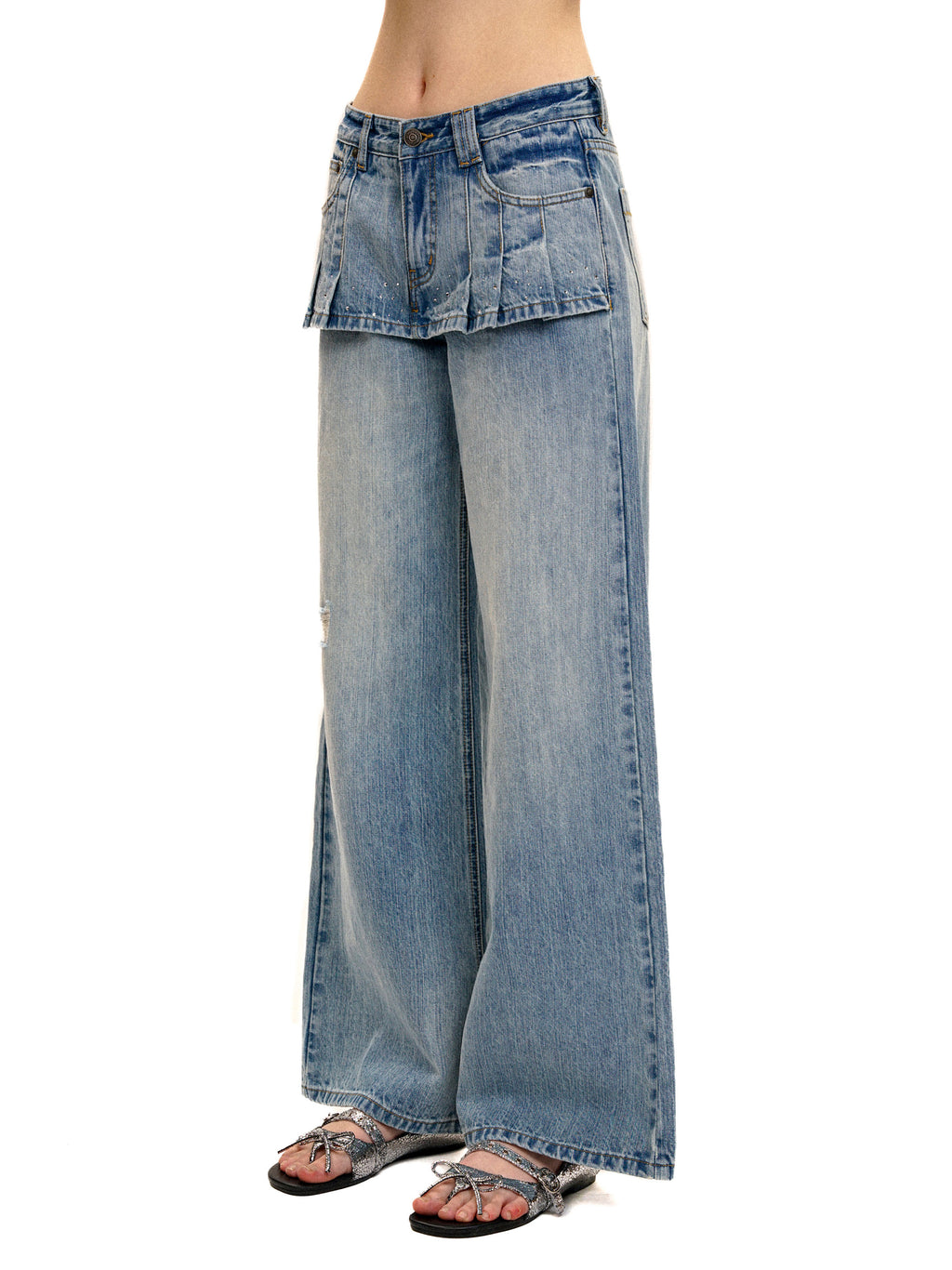 *Pleated jeans