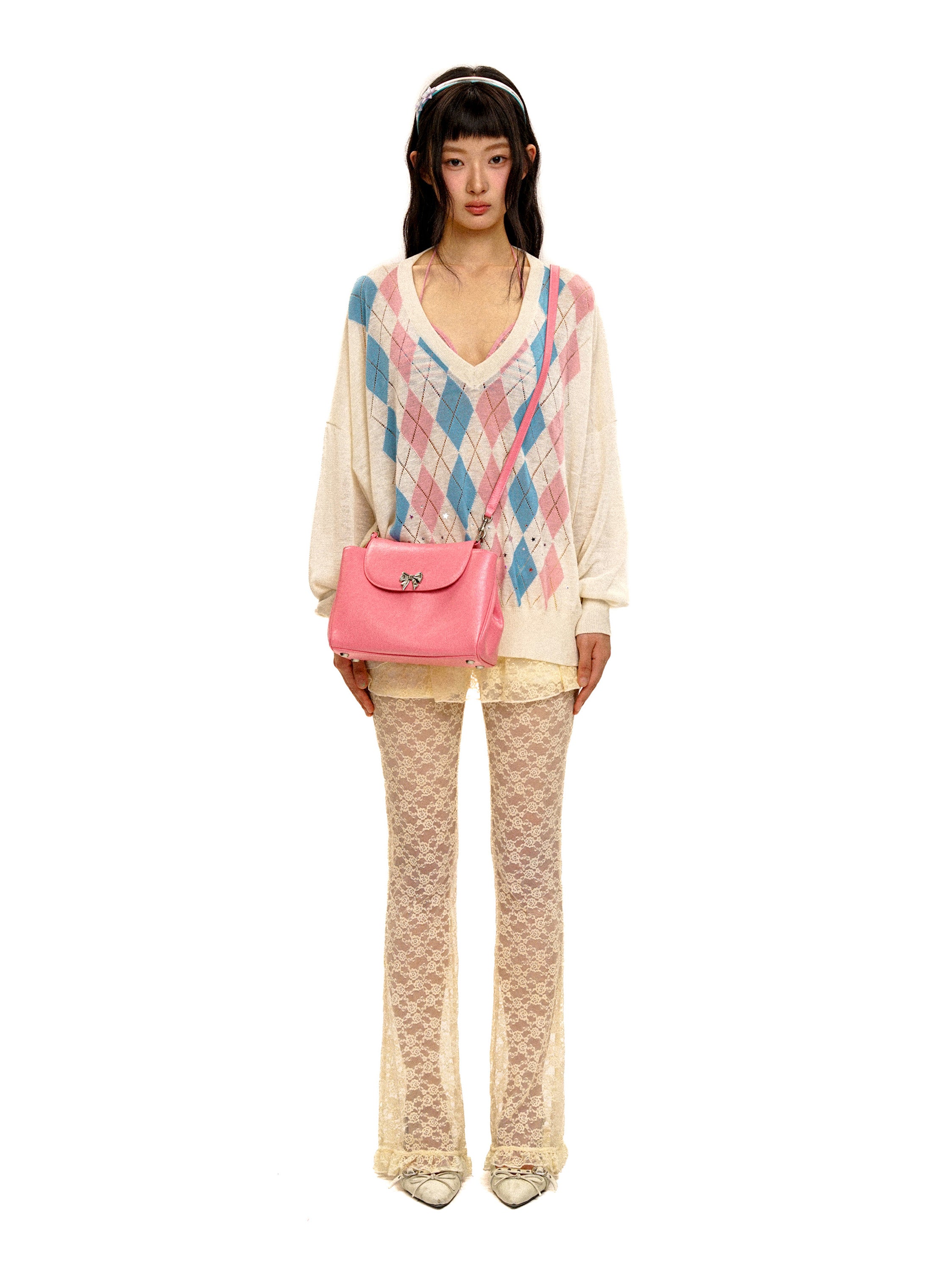 *Springtime diamond V-neck sweater