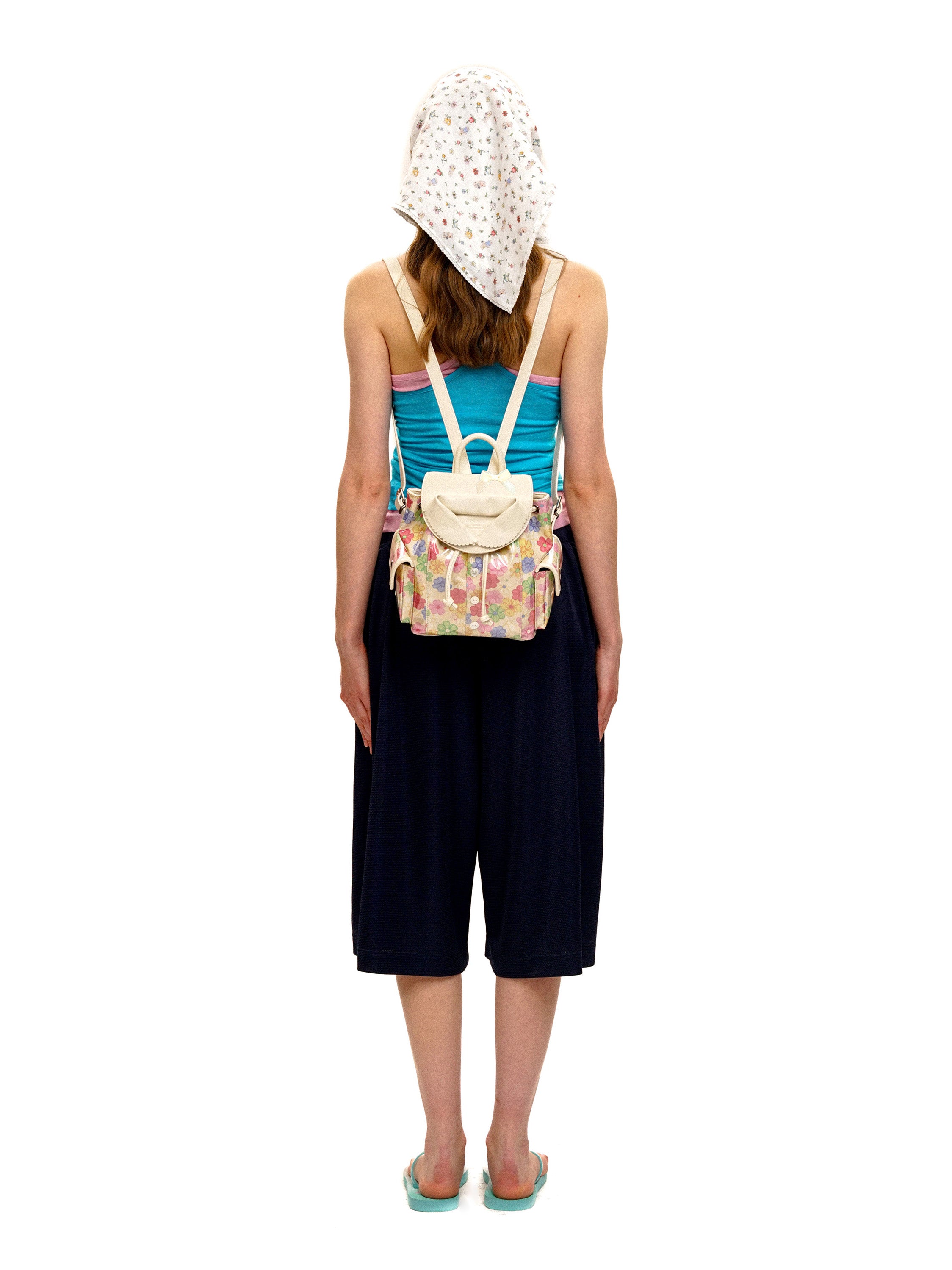 *Bow-tie lace neckline vest