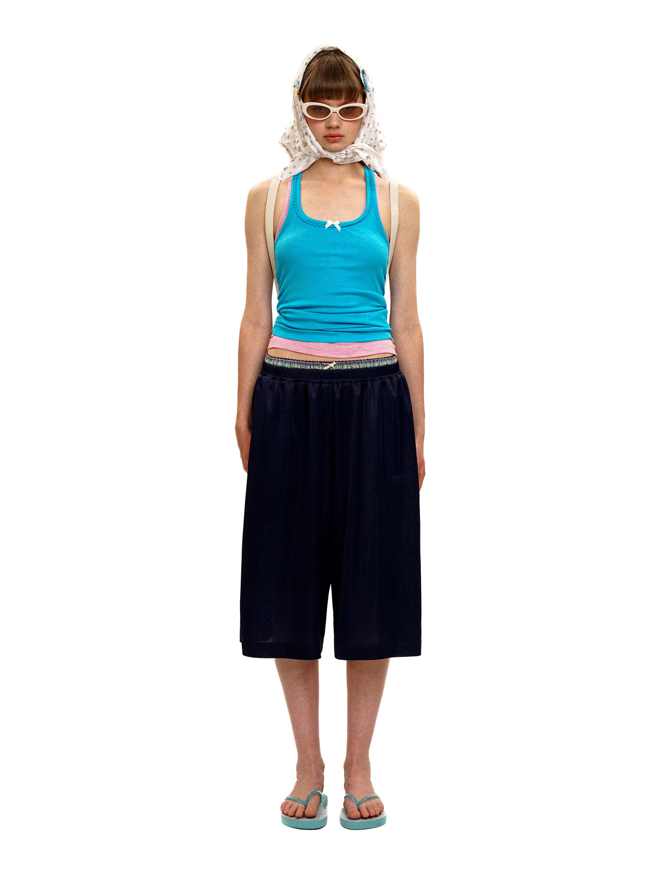 *Bow-tie lace neckline vest