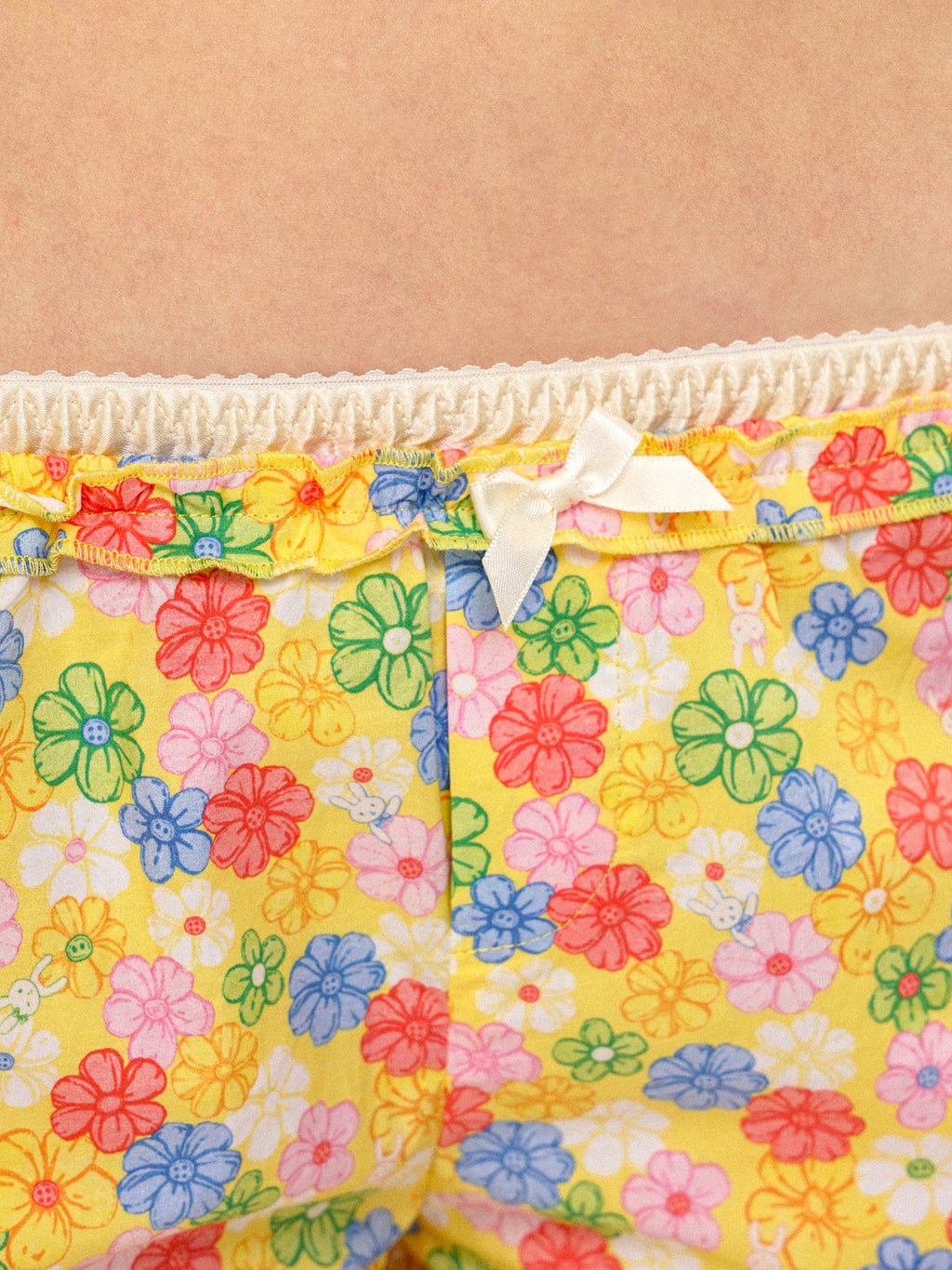 *Fake two-piece floral shorts