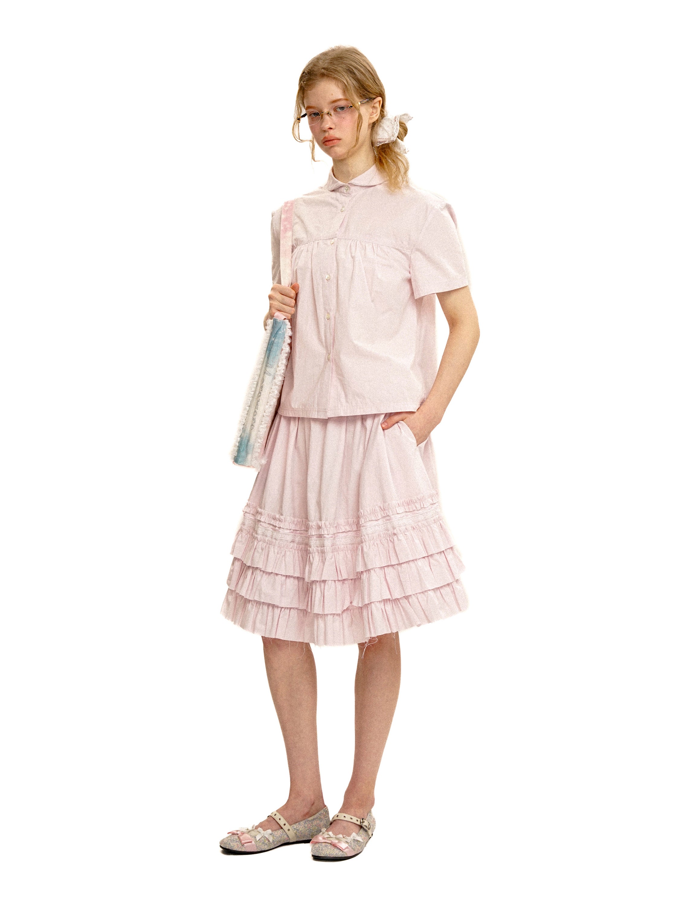 *Peter Pan collar pleated short-sleeved shirt