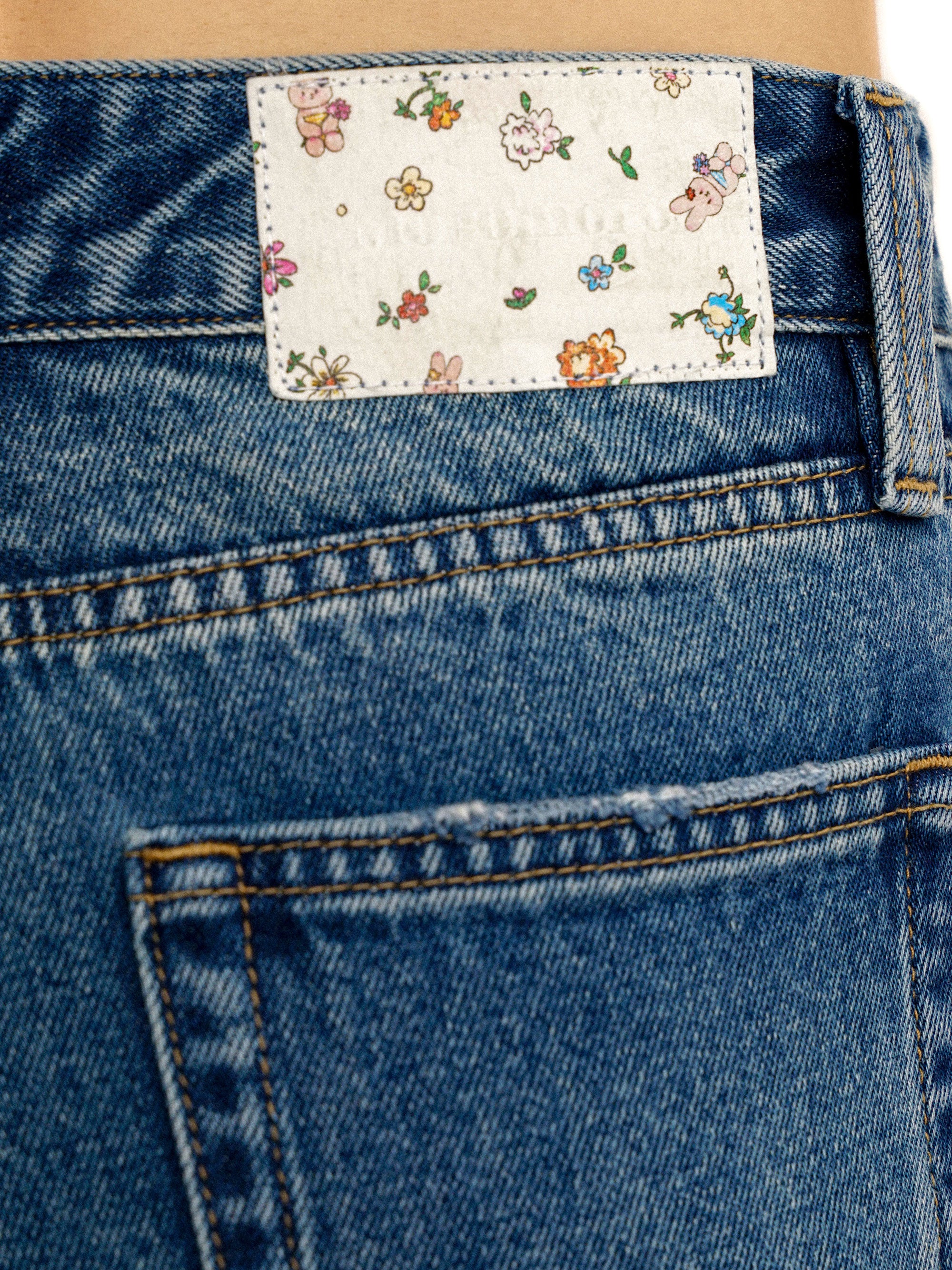 *Floral print leather patch denim shorts
