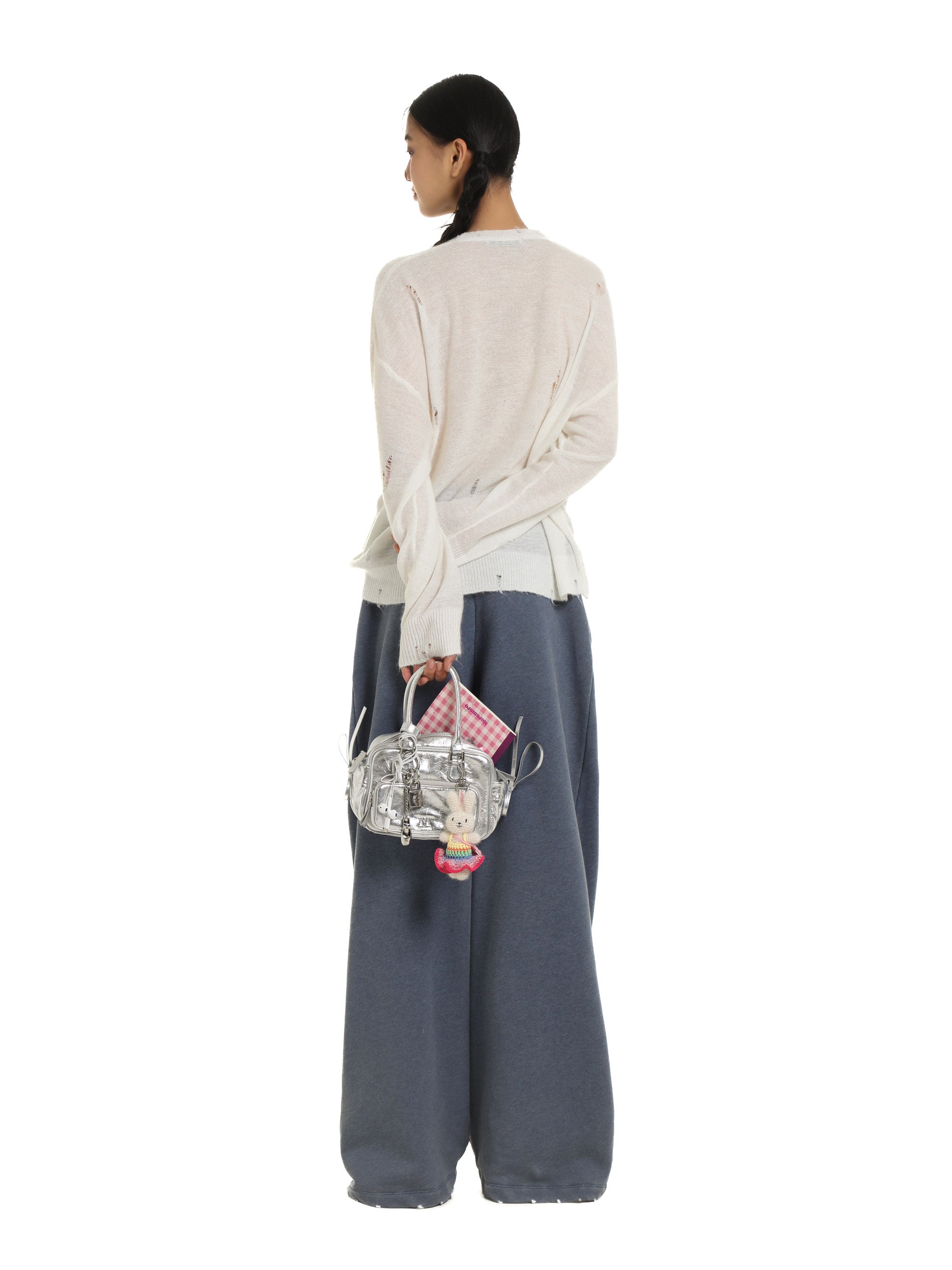 *Bow-tie round neck sweater