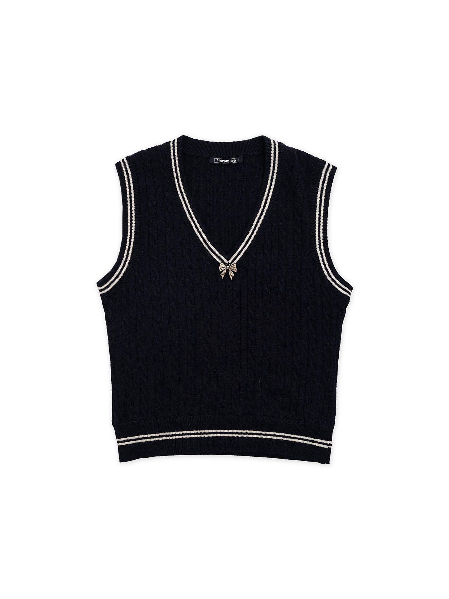 *Color-blocked cable knit bow vest