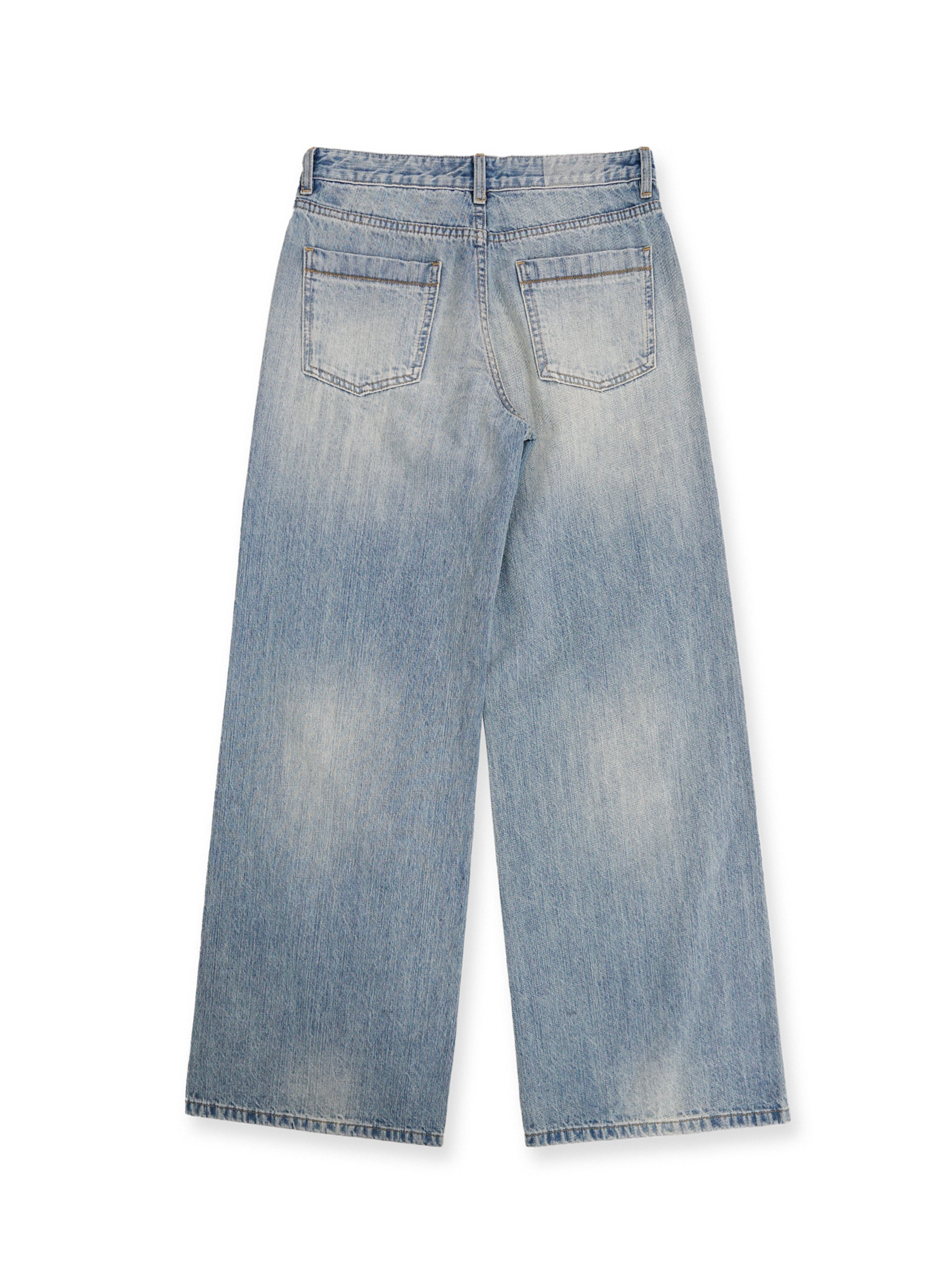 *Pleated jeans