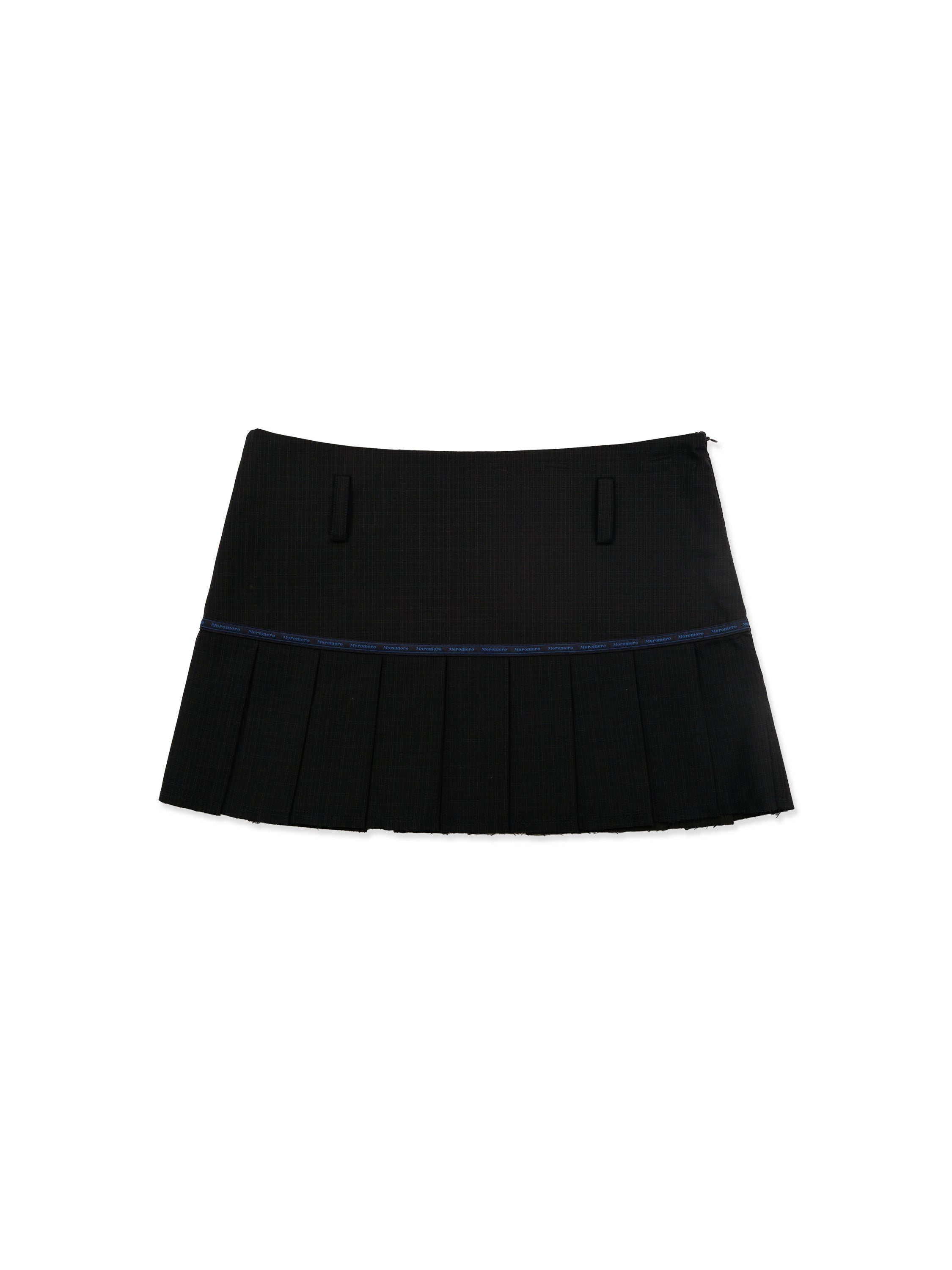 *Dark plaid contrasting pleated short skirt
