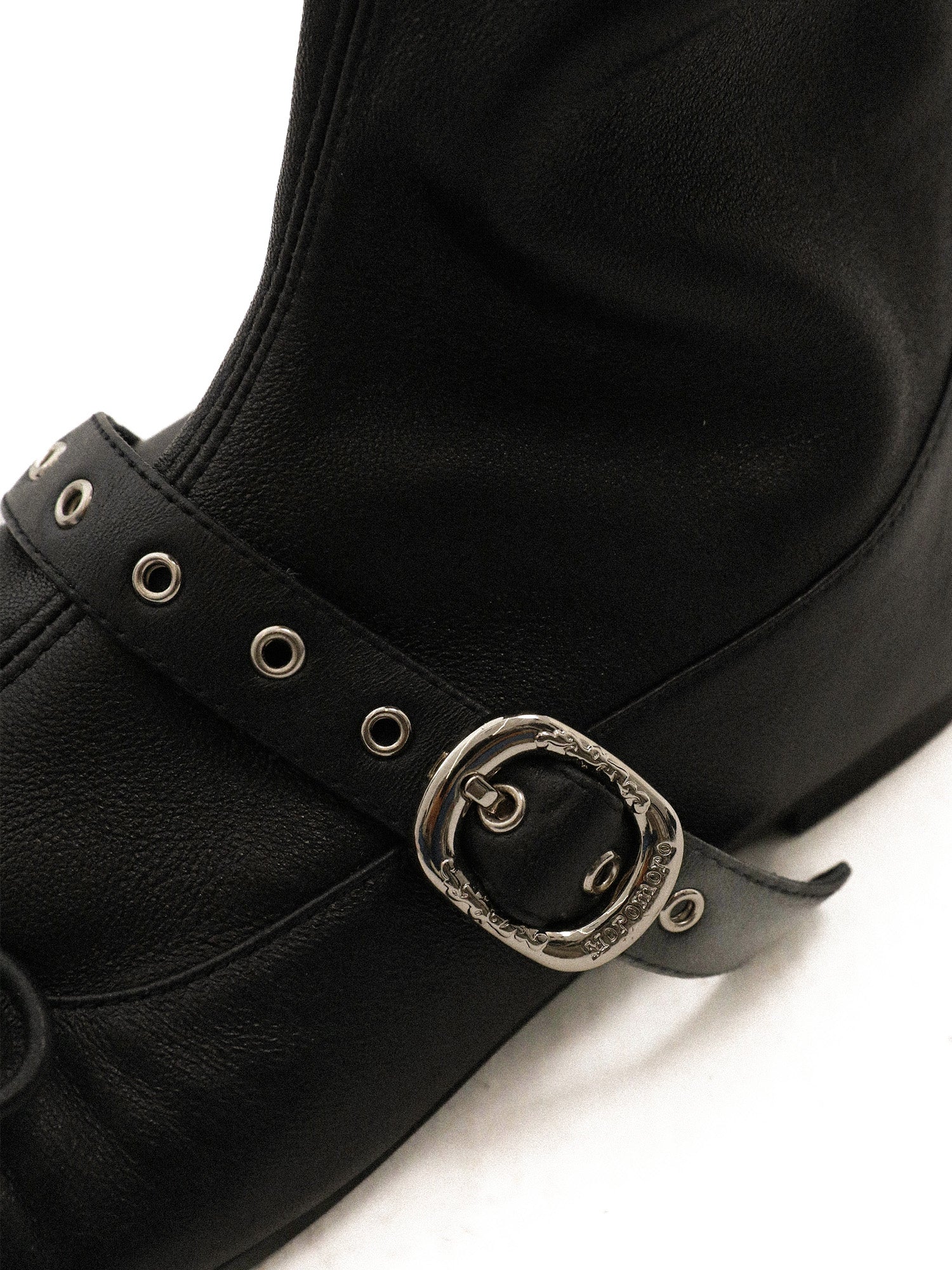 *Black star-studded elastic boots